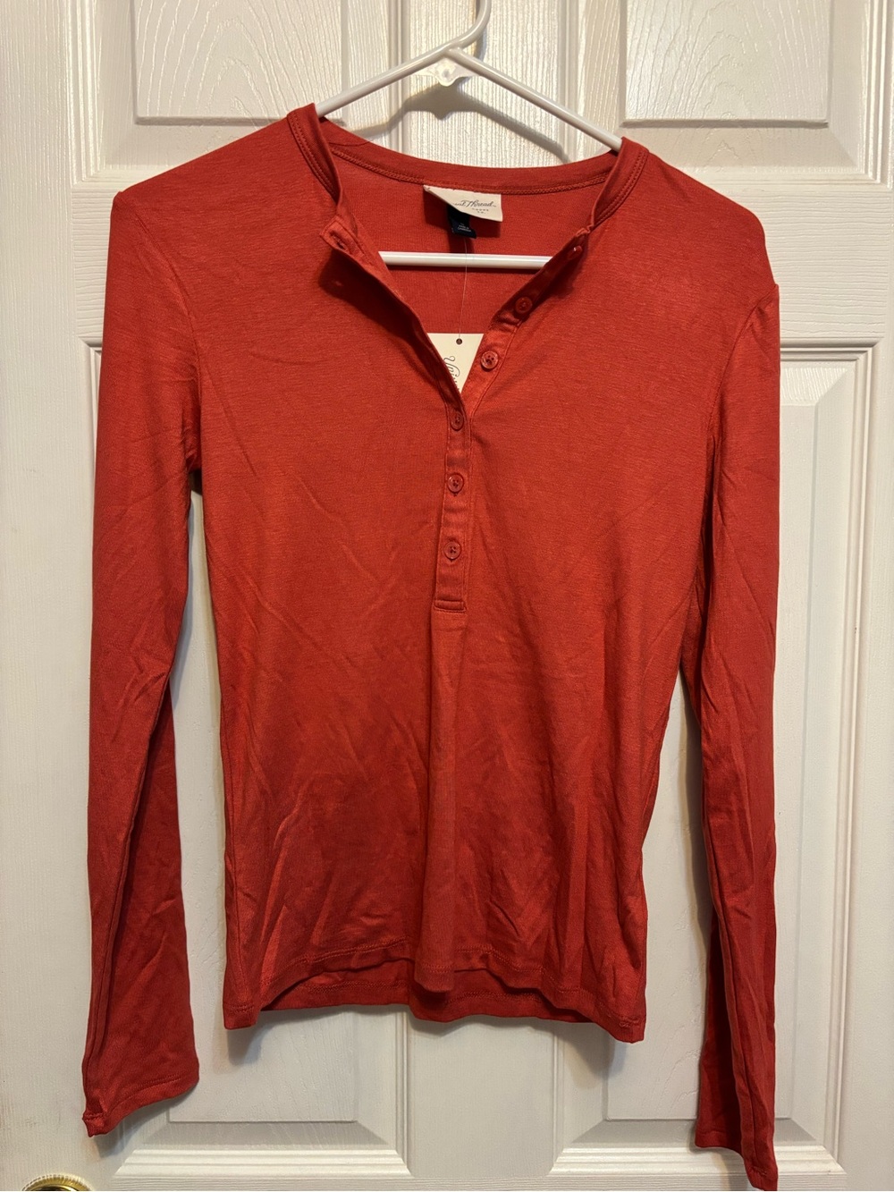 NEW Universal Thread Women's Long Sleeve Henley Shirt - Medium